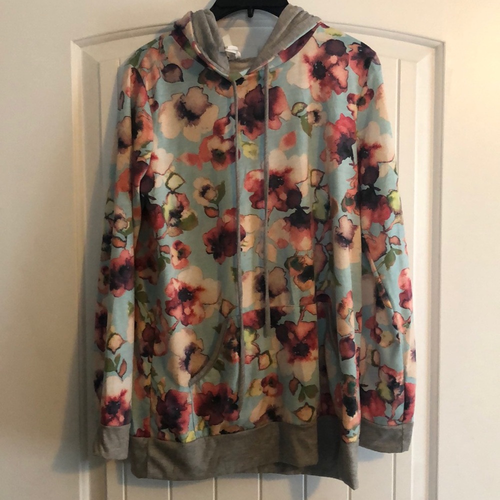 Floral pullover